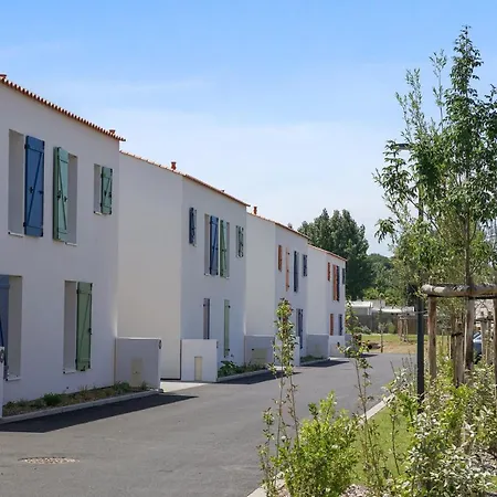 Pierre & Premium Les D'olonne מלון דירות 5*